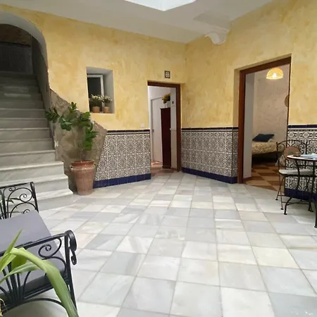 Patio Andalusi Junto A La Vina *