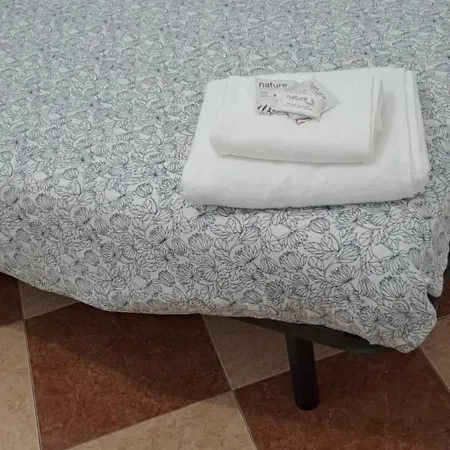 Patio Andalusi Junto A La Vina Cádiz