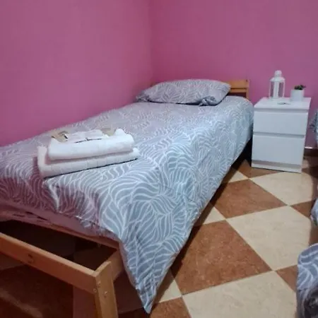 Patio Andalusi Junto A La Vina * كاديز
