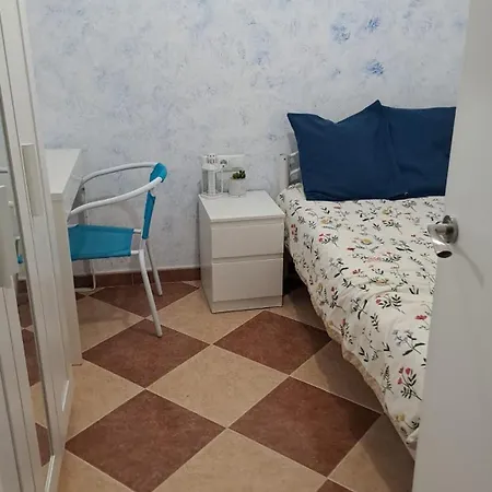 Patio Andalusi Junto A La Vina Homestay *