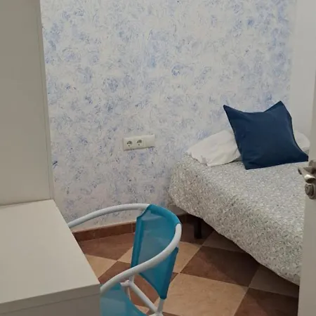 Patio Andalusi Junto A La Vina Homestay