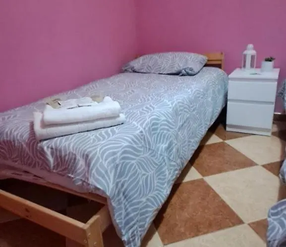 Patio Andalusi Junto A La Vina * Cadiz