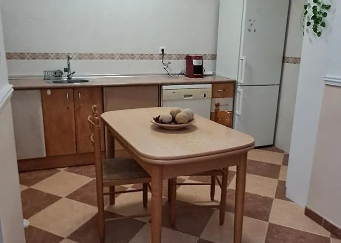 Patio Andalusi Junto A La Vina * Cadiz