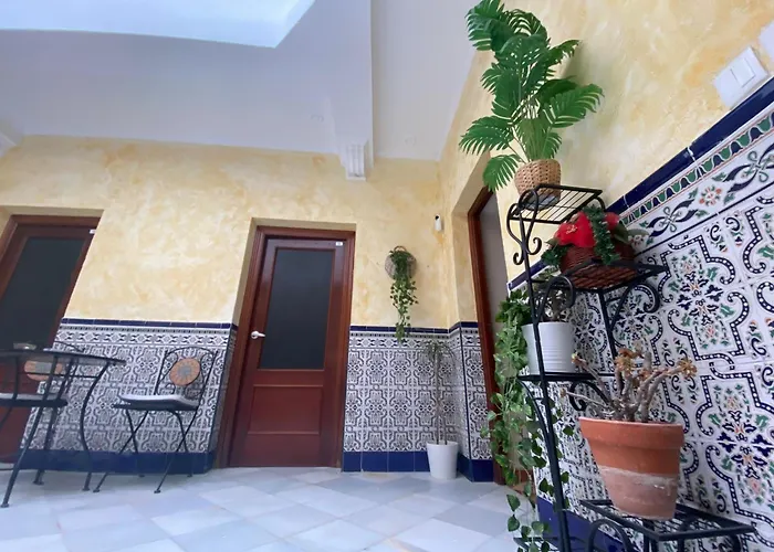 Homestay Patio Andalusi Junto A La Vina