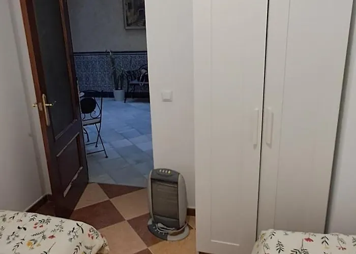 Patio Andalusi Junto A La Vina *