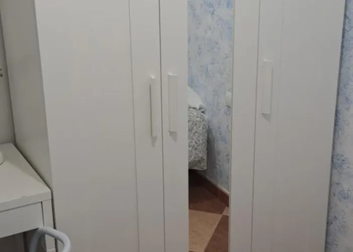 Patio Andalusi Junto A La Vina