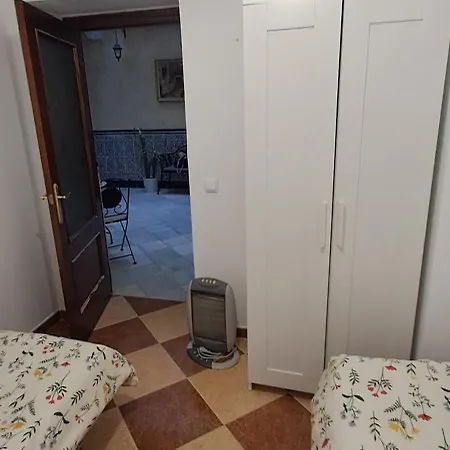 Patio Andalusi Junto A La Vina *