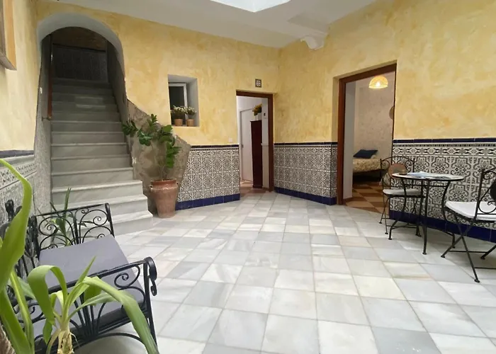 Patio Andalusi Junto A La Vina *